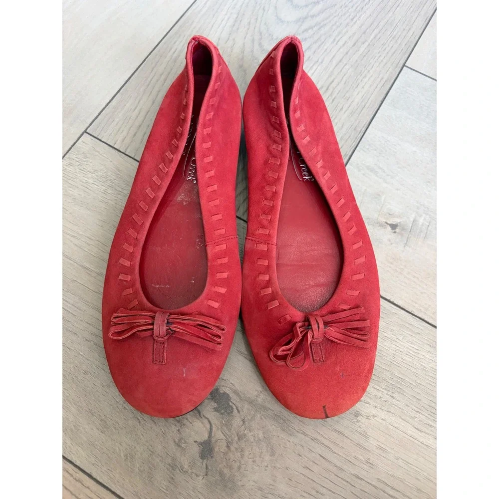 Coldwater Creek by Aerosoles Red Suede Ballet Flats Bow Tassel Slip On Shoes 6